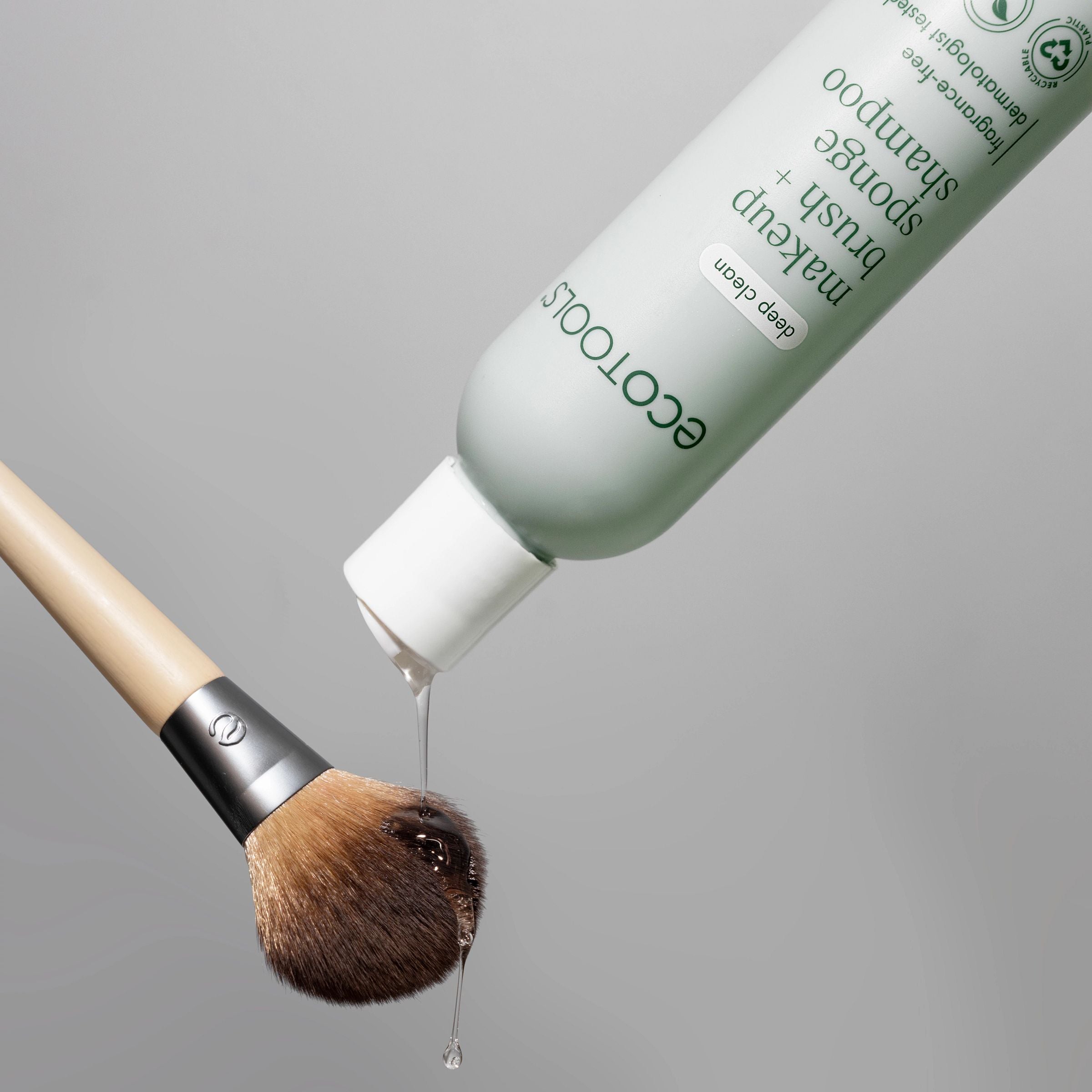 EcoTools Makeup Brush and Sponge Shampoo, Removes Makeup, Dirt, &  Impurities From Makeup Brushes & Makeup Blending Sponges, Fragrance-Free,  Vegan, & Cruelty-Free, 6 fl.oz./ 177 ml, 1 Count – EcoTools Beauty